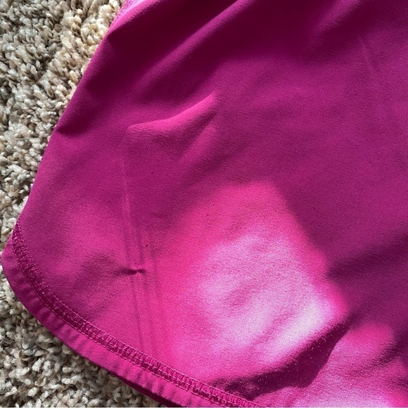 Nike Dri-Fit Pink Magenta 4” Inseam Shorts in Sz Small w/ Pulls - Picture 8 of 10